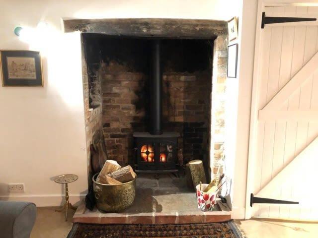 River Cottage A Country Retreat In Wooded Gardens East Stoke  Экстерьер фото