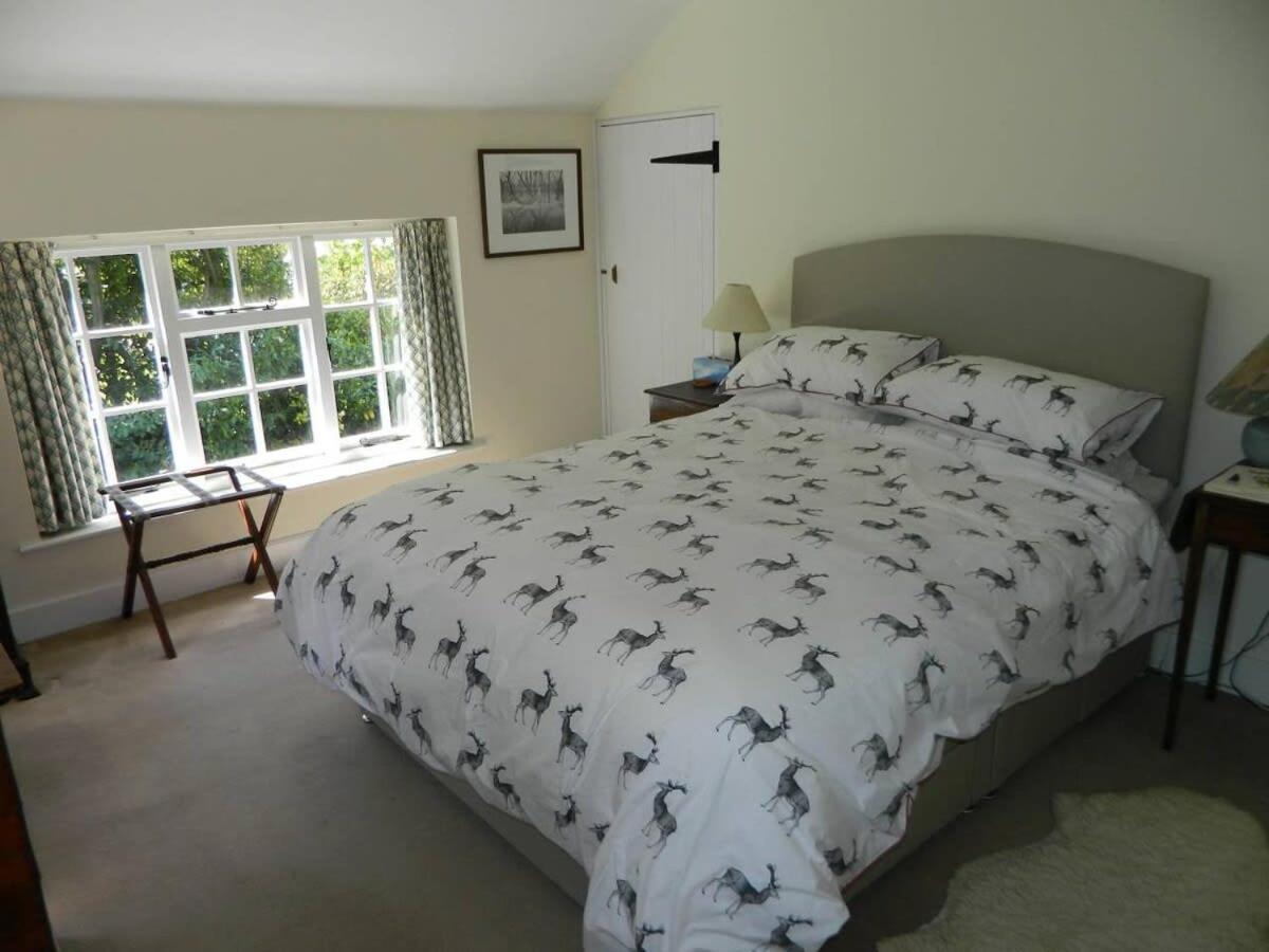 River Cottage A Country Retreat In Wooded Gardens East Stoke  Экстерьер фото
